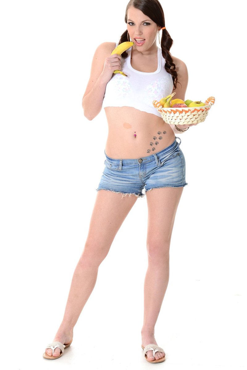 Алия, 23 года, 2 размер груди